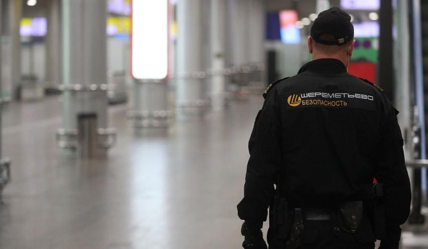 СМИ: мужчина угрожал взорвать терминал в Шереметьево