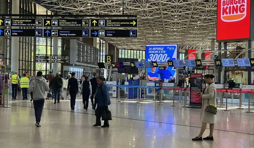Задержки рейсов в Сочи из-за закрытия южных аэропортов доходят до 20 часов 
