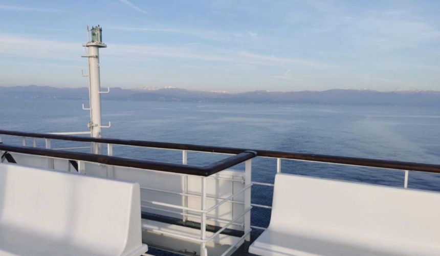 Российские туристы застряли на пароме Seabridge рядом с Сочи