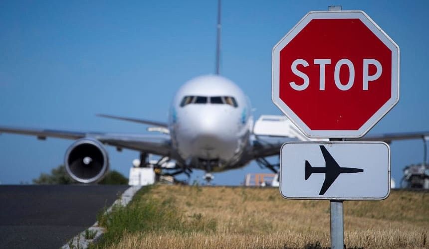 Крупнейшие европейские перевозчики приостанавливают полеты в Украину
