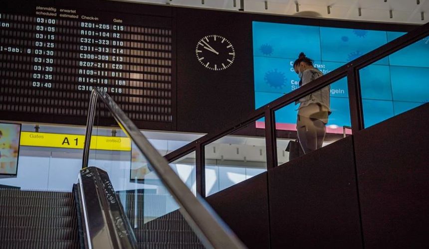 AZUR air задержала все зарубежные вылеты из-за санкций 