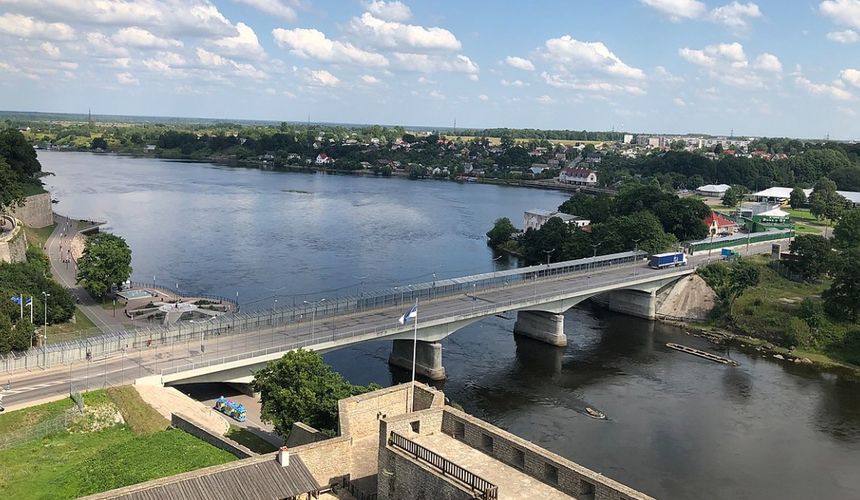 Туристы из России могут ввозить в страны ЕС только трусы и ортопедическую обувь