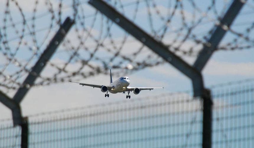 Россия закрыла воздушное пространство на границе с Украиной