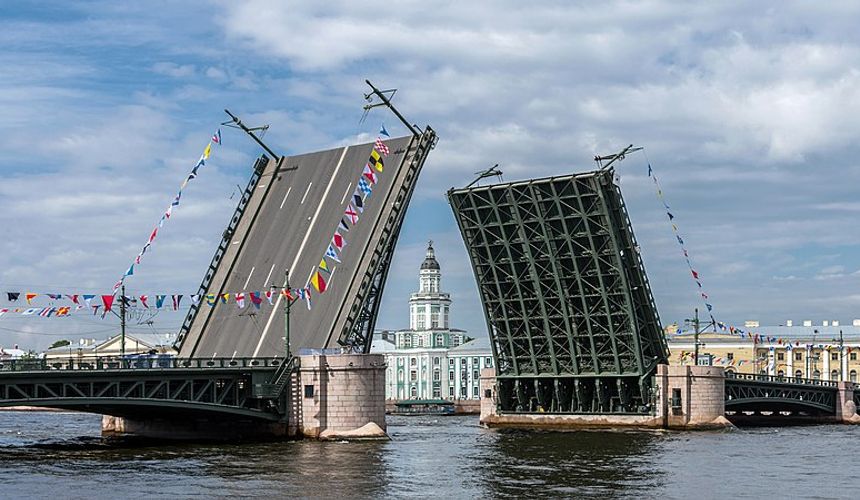 Туристы предложили «отмыть Санкт-Петербург»