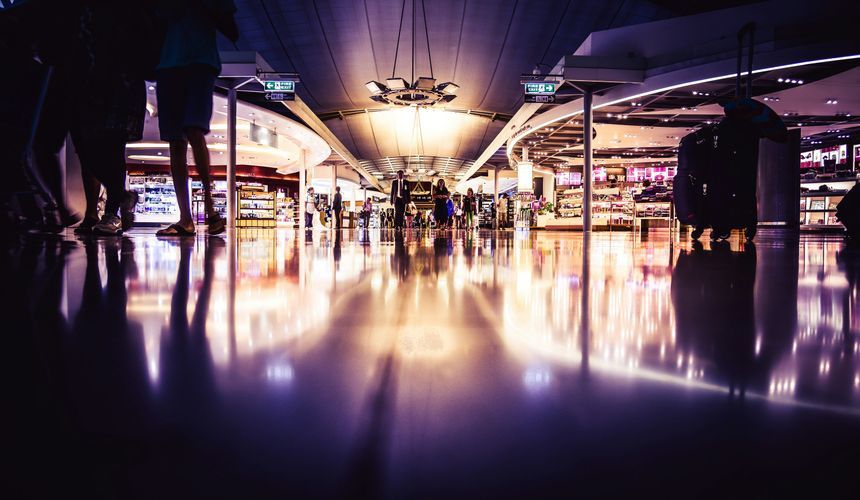 В магазине duty free во Внуково опровергли невозможность оплаты долларами