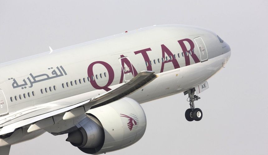 Авиакомпания Qatar Airways столкнулась с обвинением в краже телефона в бизнес-классе