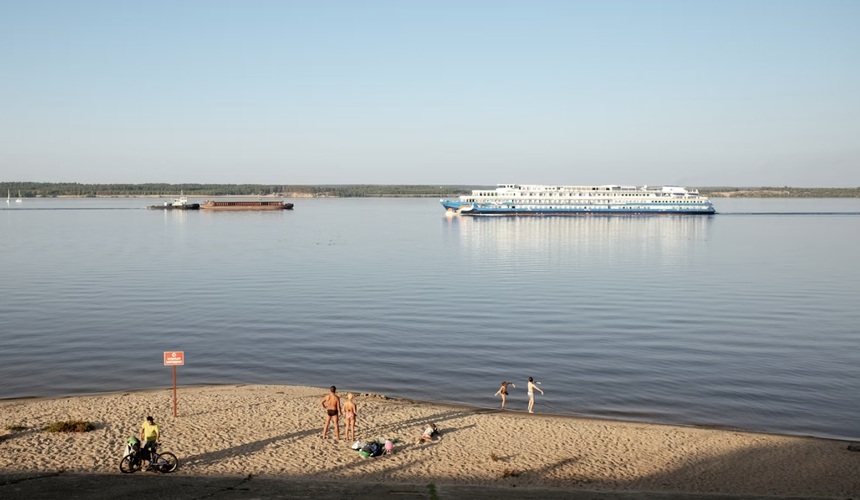 Лайнеру «Михаил Булгаков» разрешили везти туристов в круиз