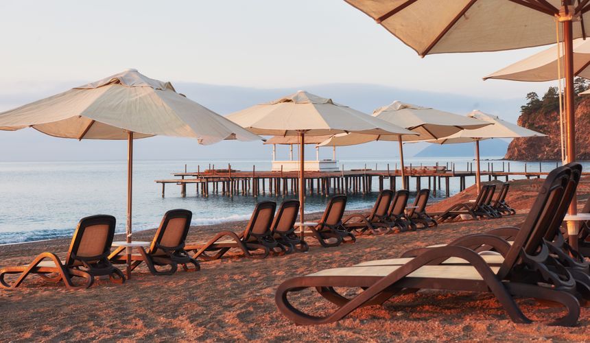 Турецкие отели надеются компенсировать спад бронирований из Европы за счет гостей из самой Турции и россиян