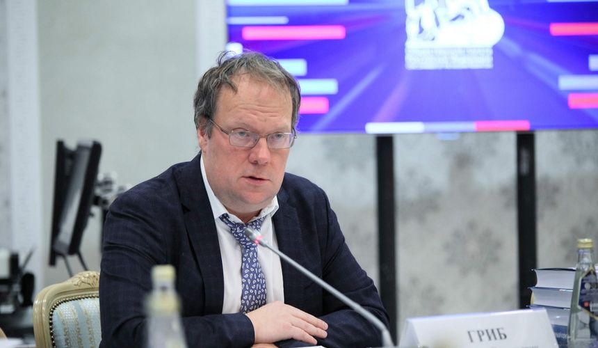 В ОП предложили заменить бумажные паспорта на электронные