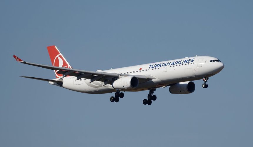 Авиакомпания Turkish Airlines сначала перенесла, а потом отменила рейс в Анталью