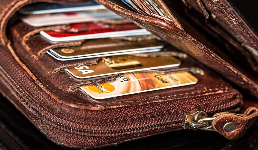 «Золотая корона» разблокировала переводы с Тинькофф, но ненадолго