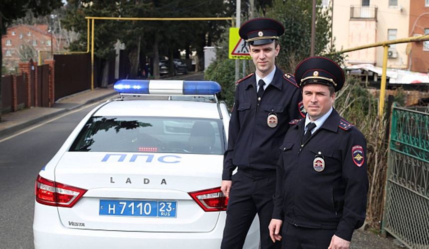 В Сочи отдыхающий обокрал новых знакомых в отеле во время ночного застолья