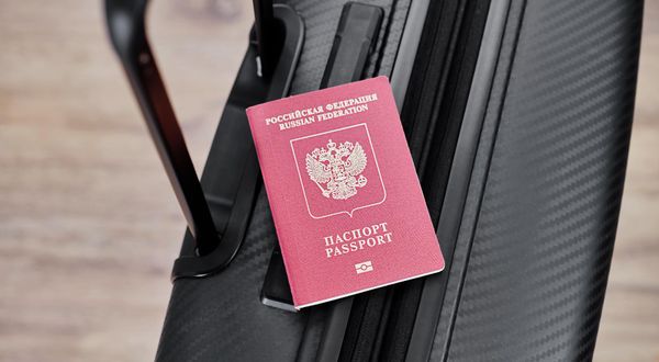 Мужчина напечатал паспорт на принтере и решил улететь из Минска в Стамбул