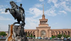 Россияне потратили деньги на несуществующий отель в Ереване и «решал из 90-х»