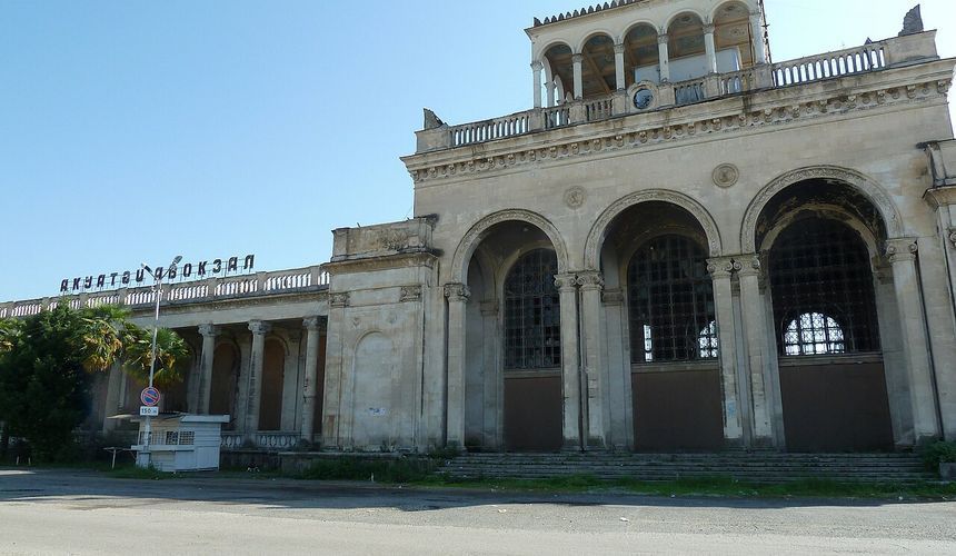 Турпоток в Абхазию сократился из-за топливного кризиса