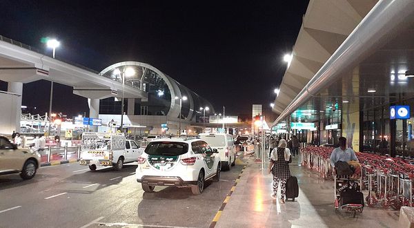 Туристы, прилетевшие в Дубай из Новосибирска, вторые сутки ждут багаж