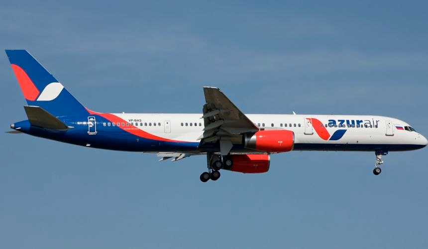 Пассажиры AZUR air 13 часов ожидали вылета в аэропорту Пхукета