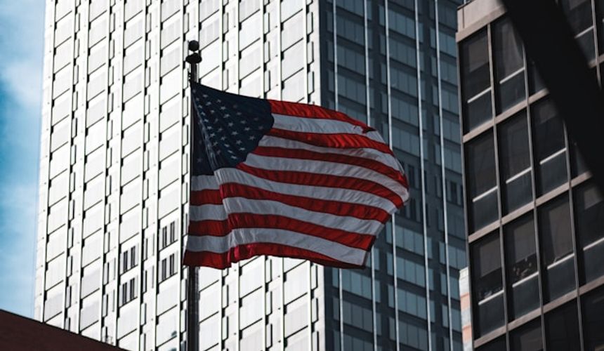 США приостановили переговоры по возобновлению выдачи виз россиянам 