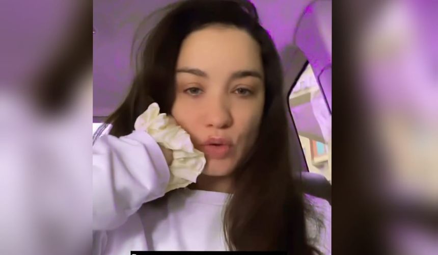 «У меня большие вопросы к “Азимуту”»: певица Дайнеко пожаловалась, что в её номер проник посторонний человек