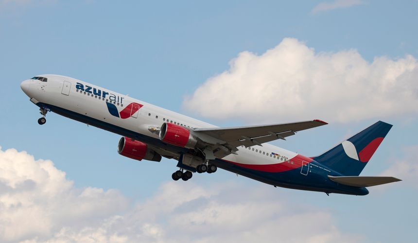 AZUR air отчиталась о показателях регулярности полетов в марте