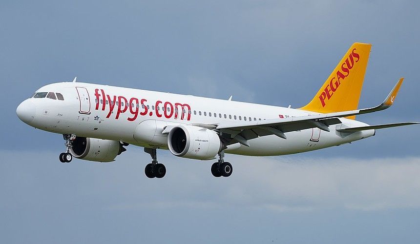 Pegasus Airlines предупредил пассажиров о необходимости иметь обратный билет при полете в Черногорию