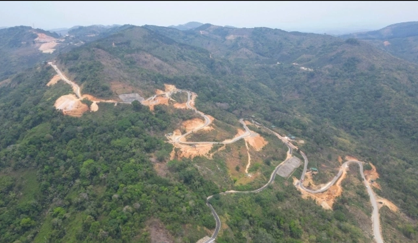 Российская туристка погибла во Вьетнаме из-за падения камней на автобус