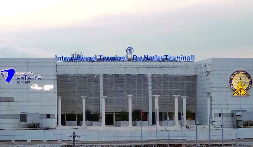 Туристы из Самары попадут в Анталью на 14 часов позже