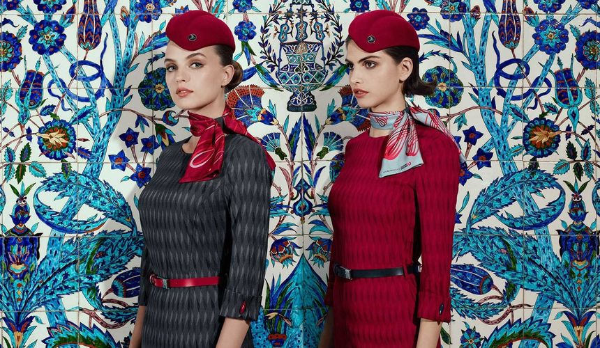 Turkish Airlines запретила бортпроводницам ботокс и яркий макияж  