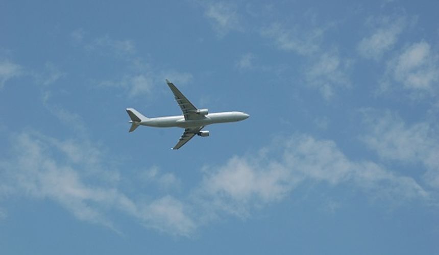 Отказ надеть маску в самолете привел к неожиданному решению авиакомпании