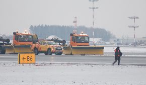 Авиасообщение после сильнейшего снегопада: последствия ощущаются не только в Москве 