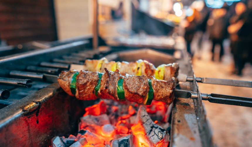 Опрос: рекордное число россиян откажется от отдыха на майские праздники