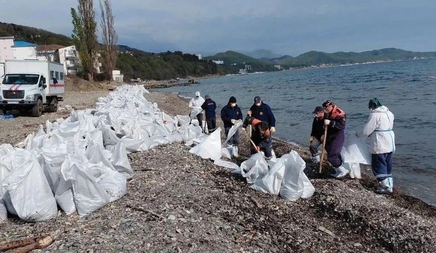 Пожарные ликвидировали открытое горение на морском терминале в Туапсе 