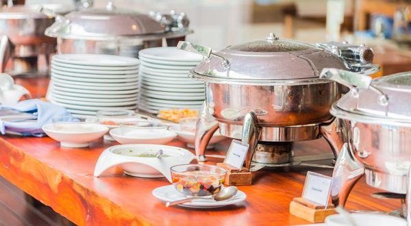 Туристы отсудили у туроператора 200 тысяч рублей за удар током в турецком ресторане