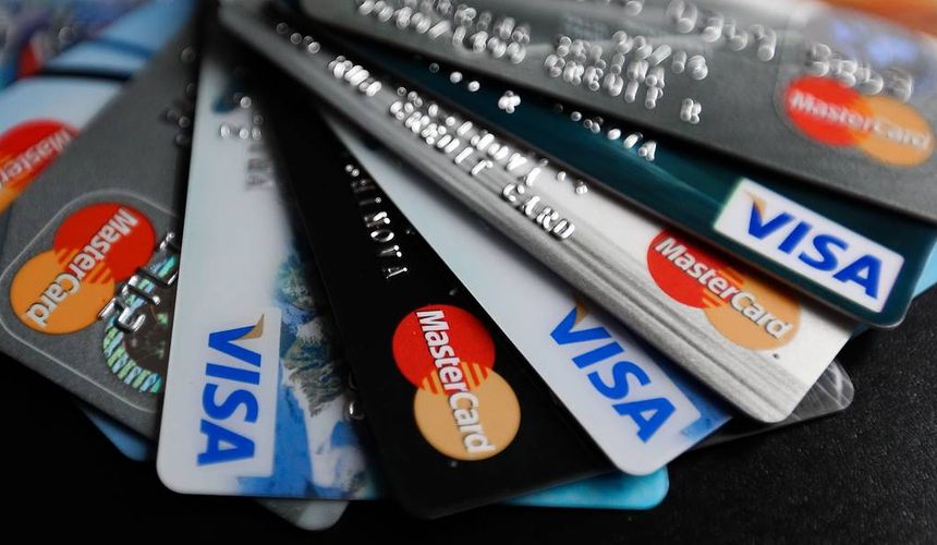 Киргизский банк опроверг информацию о выдаче в Москве карт Visa россиянам