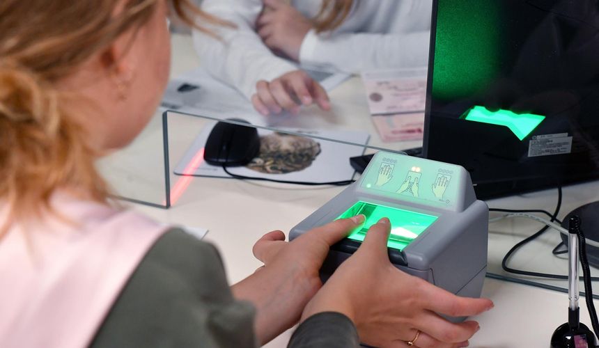 Иностранцам при въезде в Россию придется сдавать отпечатки пальцев