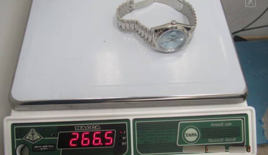 Туриста с Rolex за 6 миллионов рублей остановили в аэропорту Махачкалы