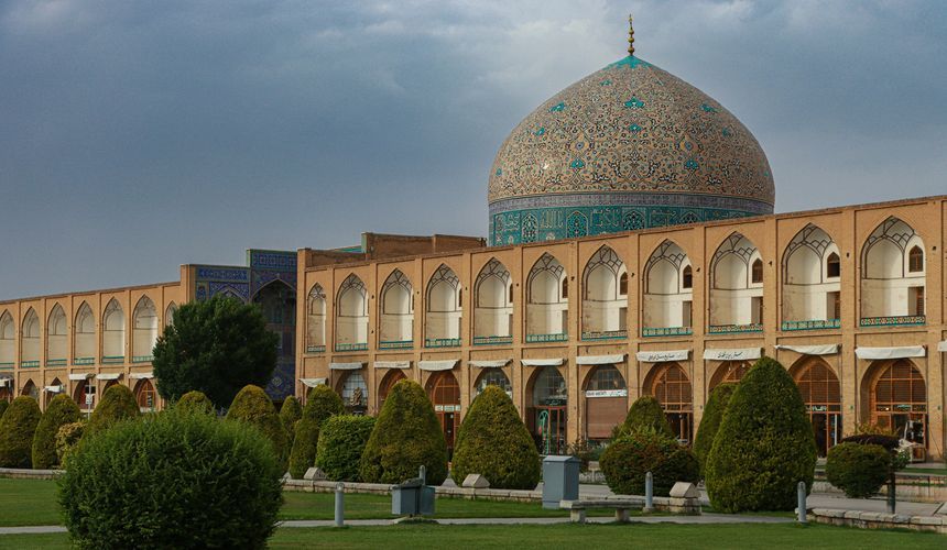 Посольство: российским туристам не стоит делать фото и видео во время отдыха в Иране