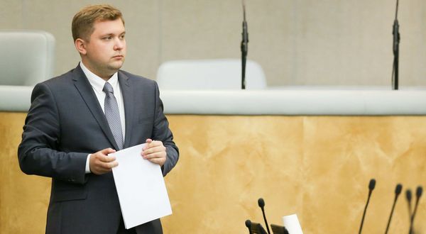 В Госдуме предлагают защитить врачей и военных от овербукинга на рейсах