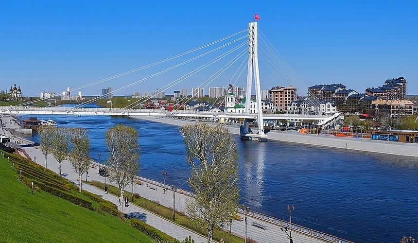 Отель вместо водоканала: тюменский гостиничный комплекс бесплатно раздает жителям воду