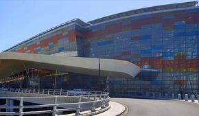 Российские туристы более 18 часов ждут вылета из Еревана в Москву