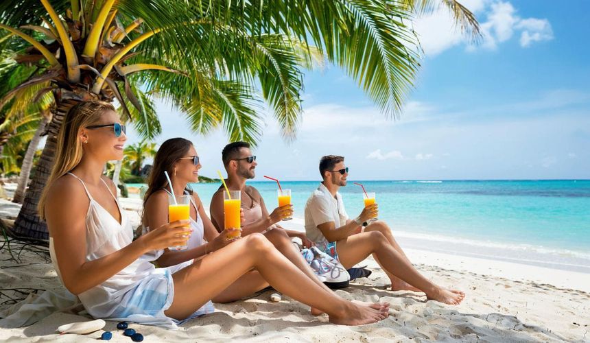 Россияне готовы отдыхать без алкоголя, но пара бокалов не помешает 