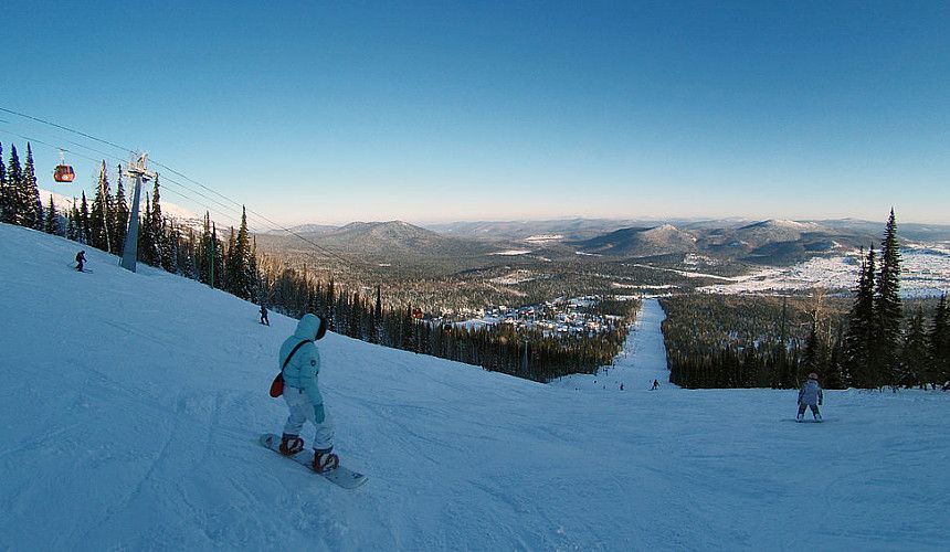 Аномальные снегопады пока не мешают приему туристов в Шерегеше