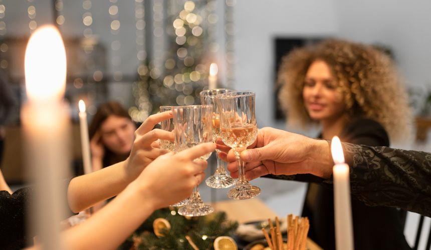 Вальс, каштаны и русские сказки: обзор новогодних банкетов на горнолыжных курортах Сочи