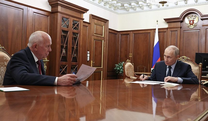 Глава Ростеха доложил Владимиру Путину о сроках выпуска новых пассажирских самолетов  