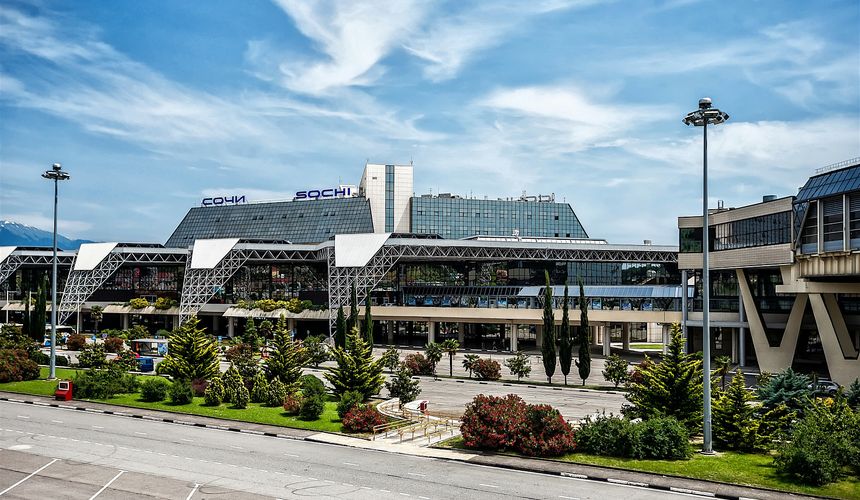 Рейс UTair из Сочи в Москву задержали почти на сутки