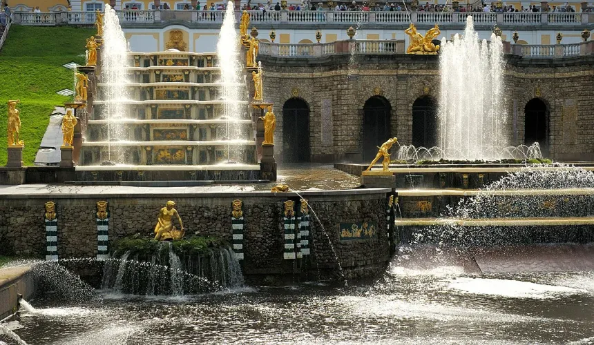 Сезон фонтанов в Петергофе начнется 25 апреля