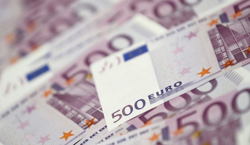 Россияне стали закапывать евро в лесах Финляндии перед возвращением в Россию