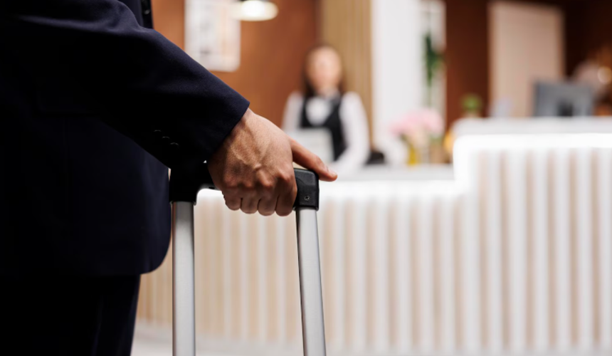 В ГД вносят законопроект о запрете отелям взимать произвольные штрафы