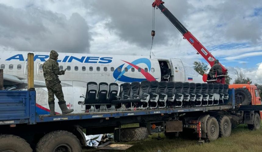 «Уральские авиалинии» приступили к разборке севшего в поле аэробуса