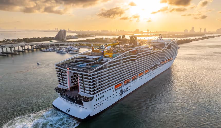 Актриса Дрю Бэрримор стала крестной матерью для нового суперлайнера MSC